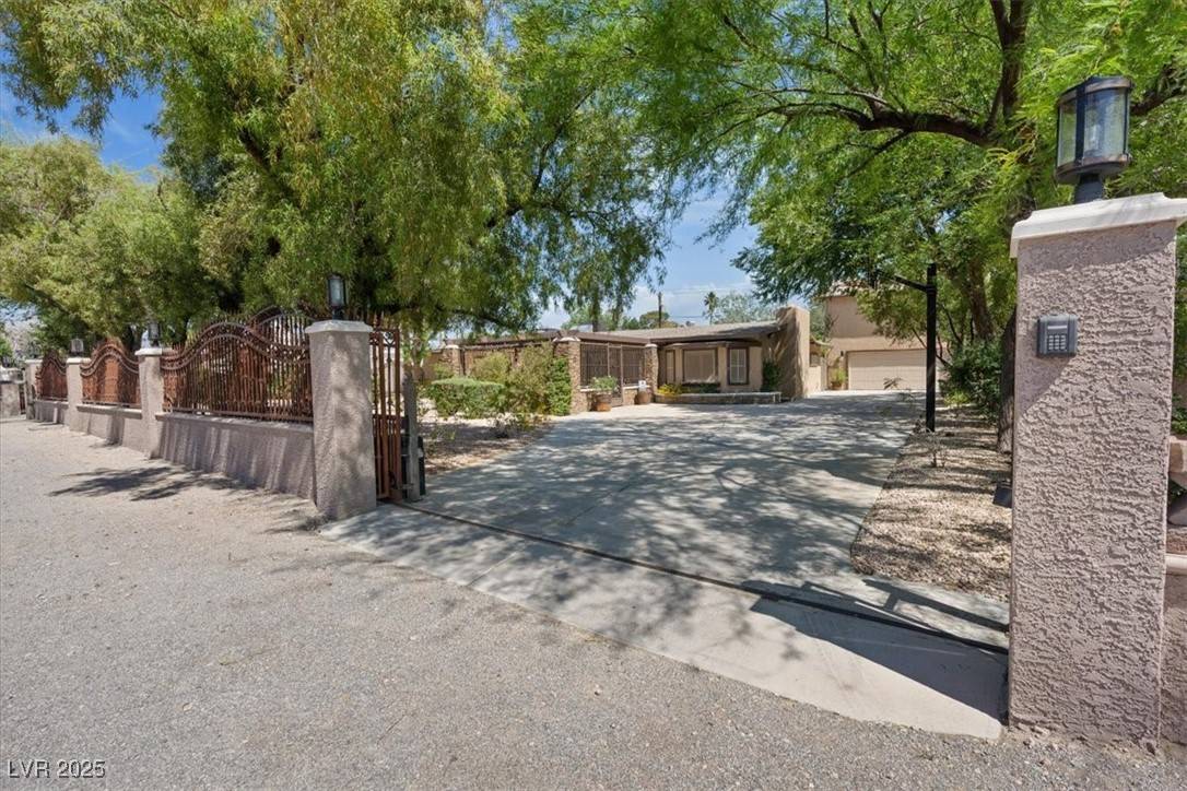 Las Vegas, NV 89108,5854 Sheila AVE