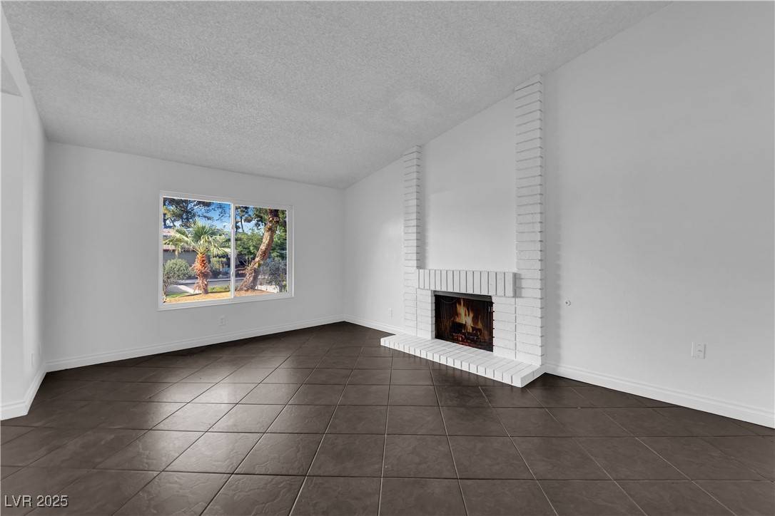 Las Vegas, NV 89103,6791 Greengrove DR