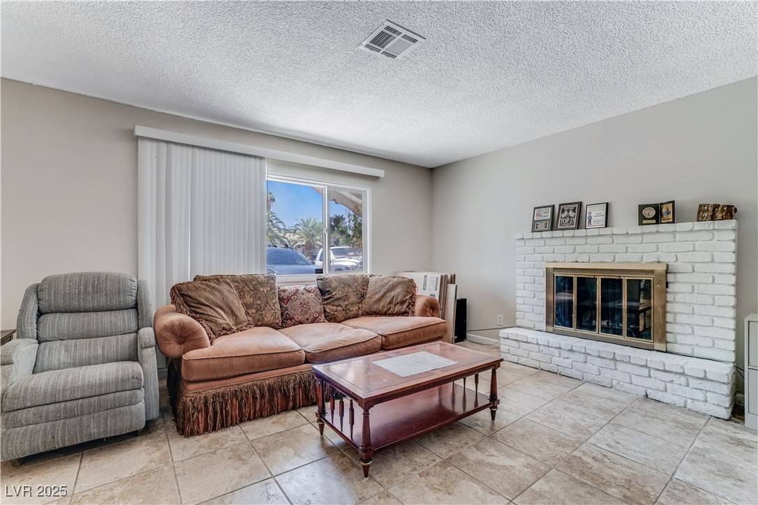 Las Vegas, NV 89121,3382 Berwyck ST