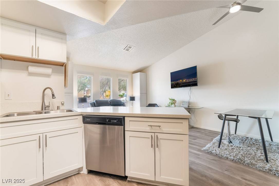 Henderson, NV 89011,515 Kristin LN
