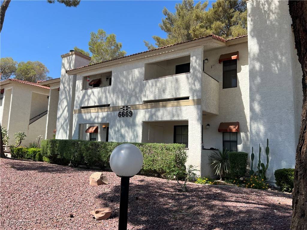 Las Vegas, NV 89103,6669 W TROPICANA AVE #202