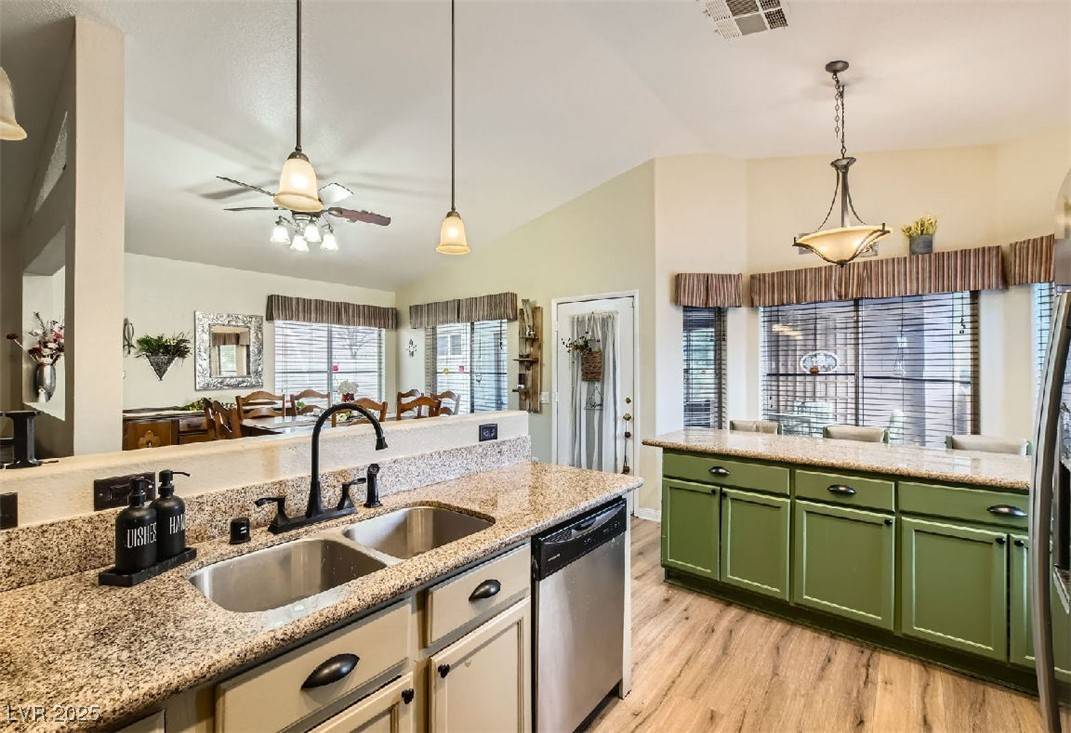 Las Vegas, NV 89129,3473 Conough LN