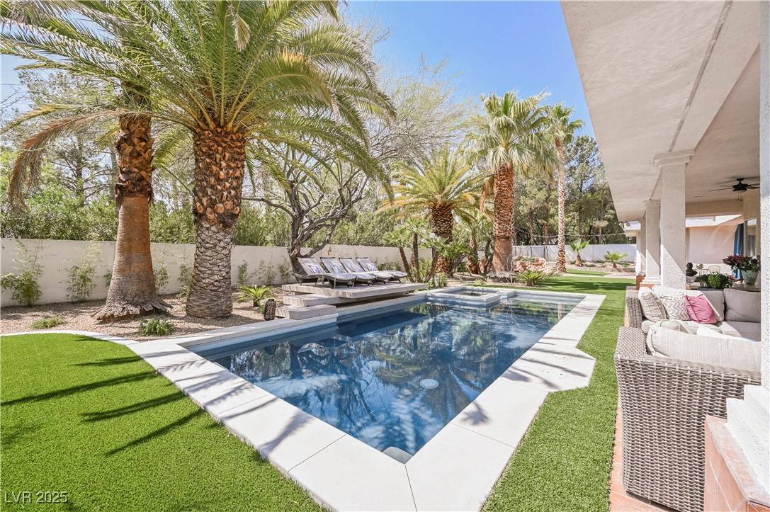 Las Vegas, NV 89117,2231 S Tioga WAY