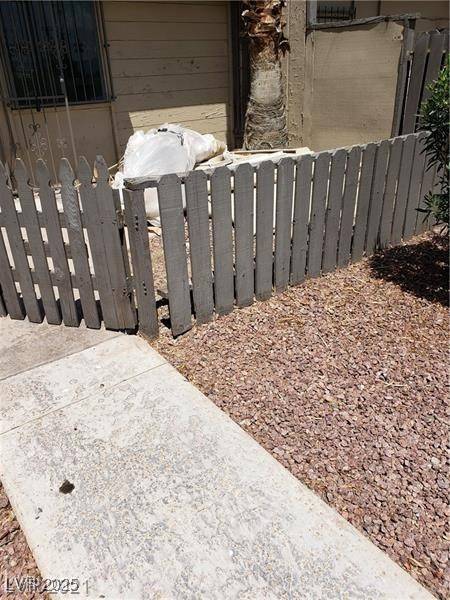 Las Vegas, NV 89121,4231 White Sands AVE