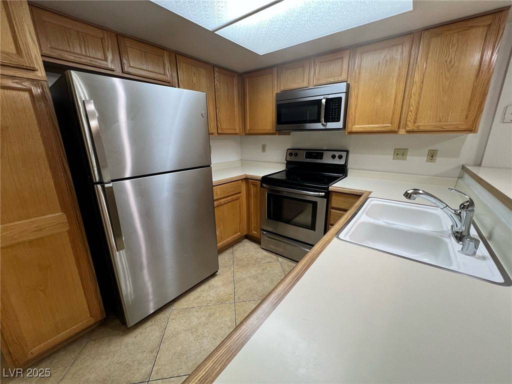 Las Vegas, NV 89117,8940 Antioch WAY