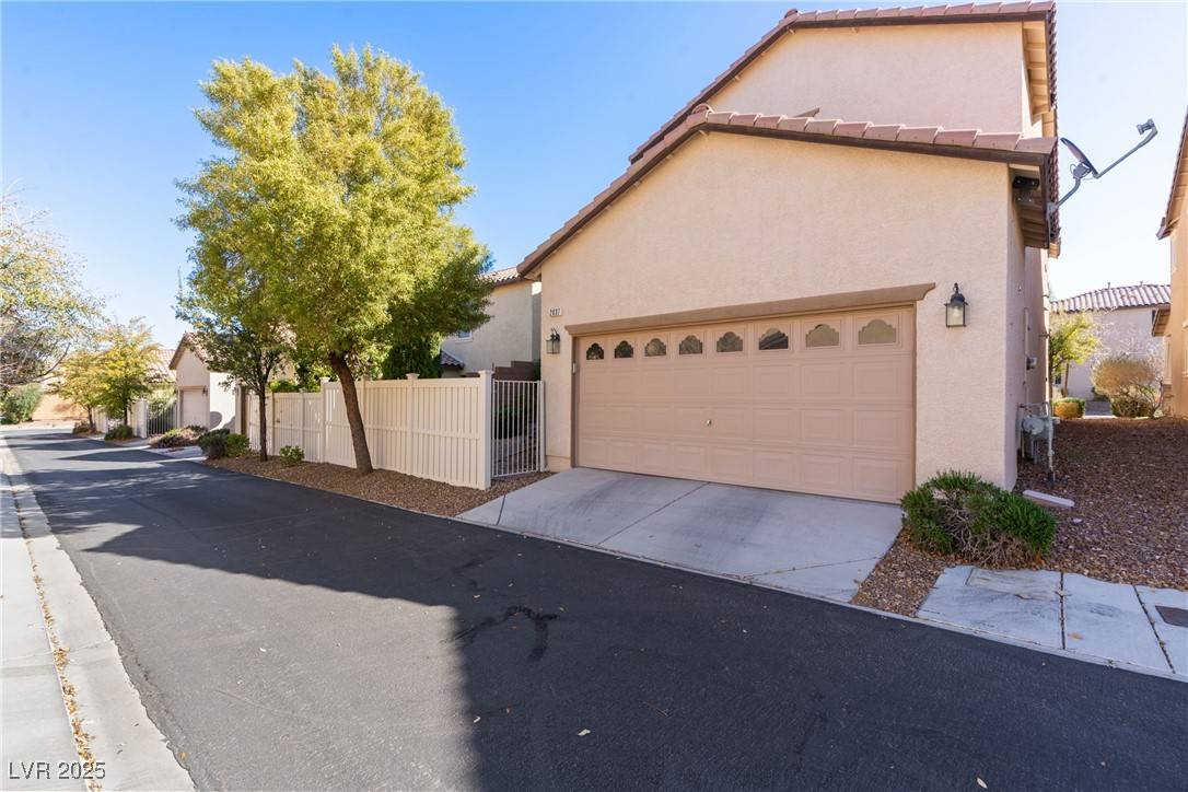 Henderson, NV 89044,2037 Brush Stroke ST
