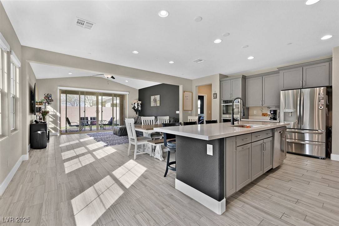 Henderson, NV 89011,625 Honesty CT
