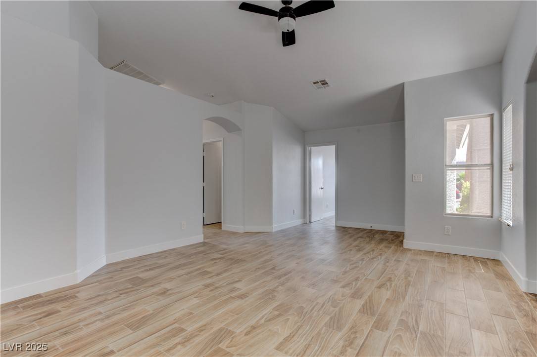 Henderson, NV 89015,887 Cozy Valley ST