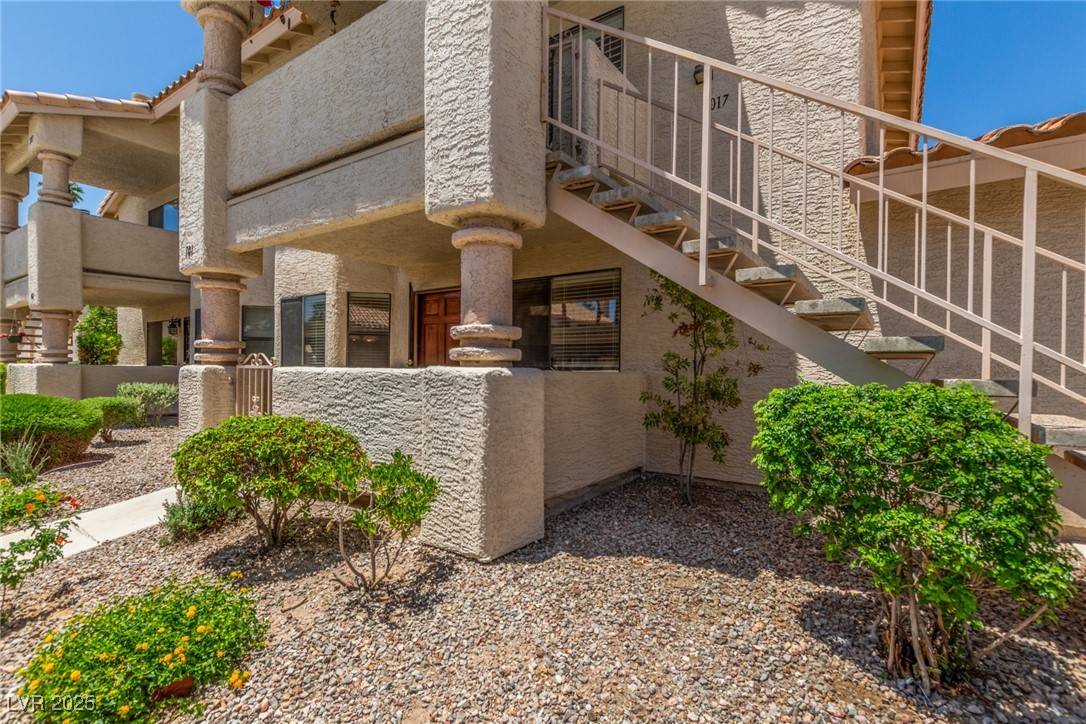 Las Vegas, NV 89128,1017 Falconhead LN #101