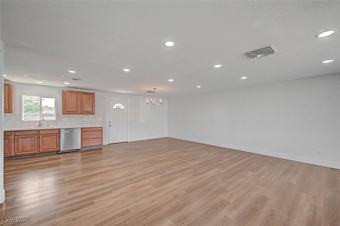 Henderson, NV 89015,929 Center ST