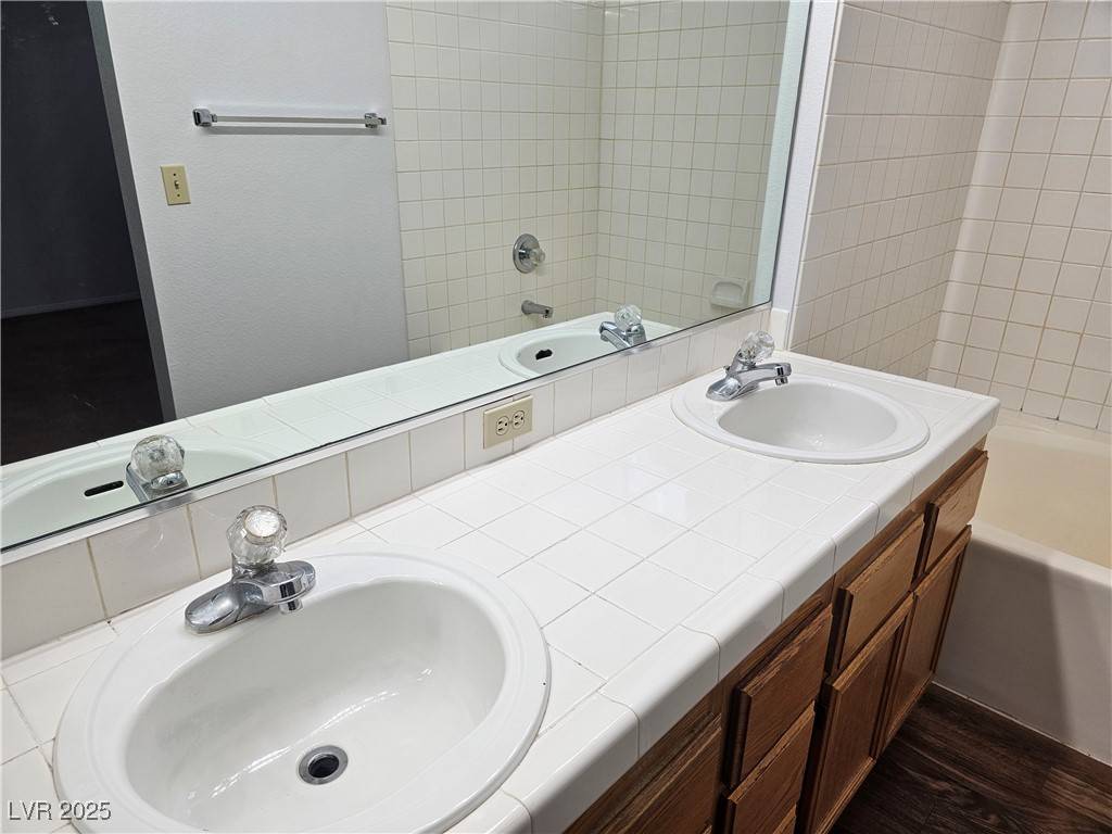 Las Vegas, NV 89103,5155 W Tropicana AVE #1167
