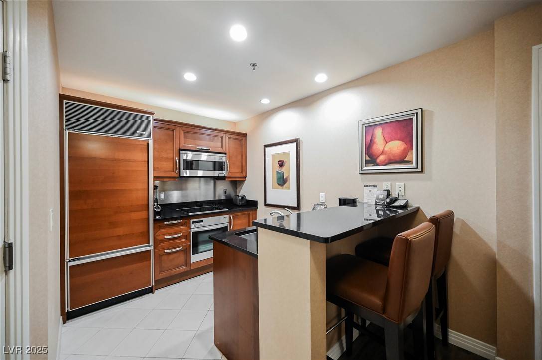 Las Vegas, NV 89109,135 E Harmon AVE #2420