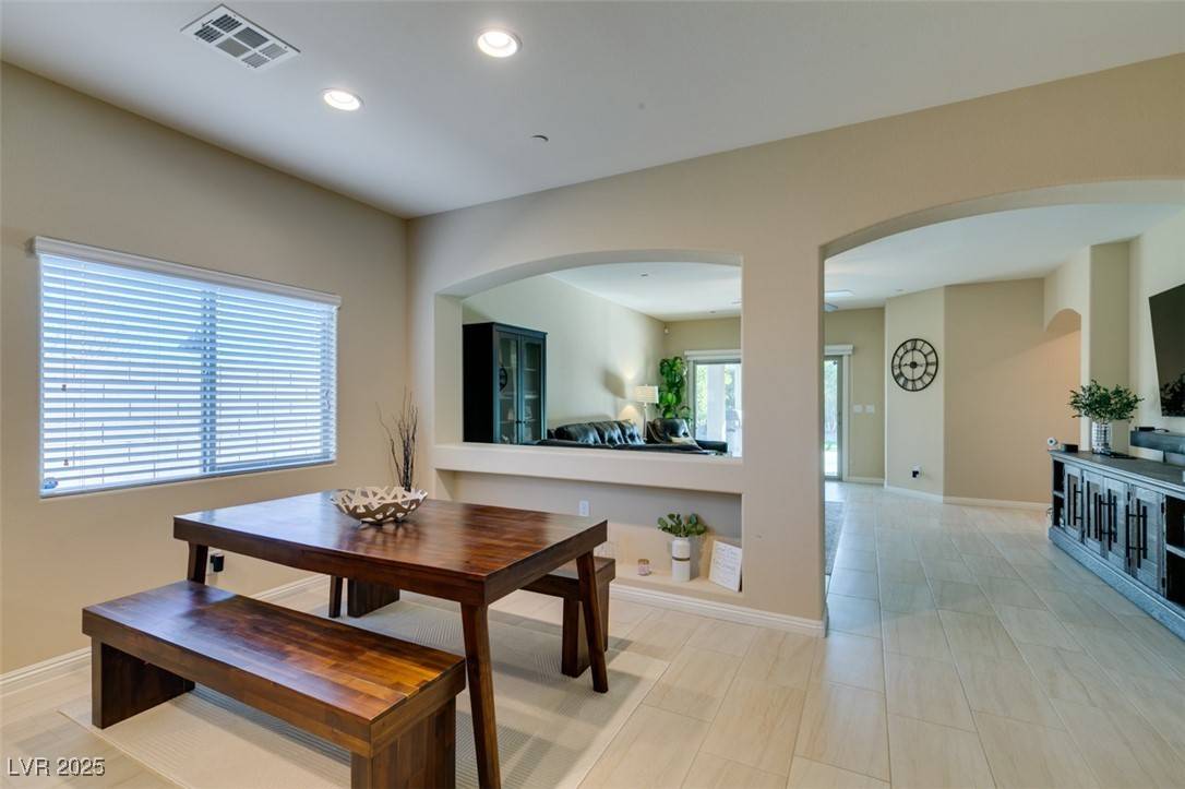 Henderson, NV 89012,124 Strone ST
