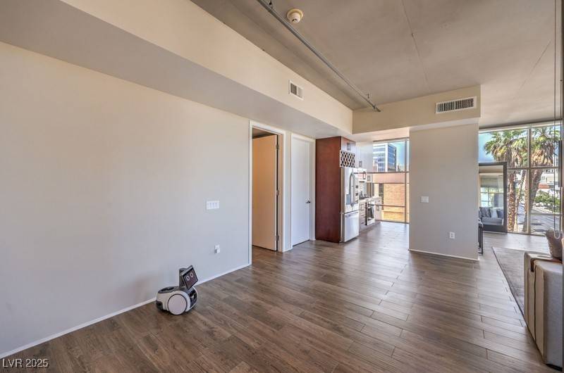 Las Vegas, NV 89101,353 E Bonneville AVE #379