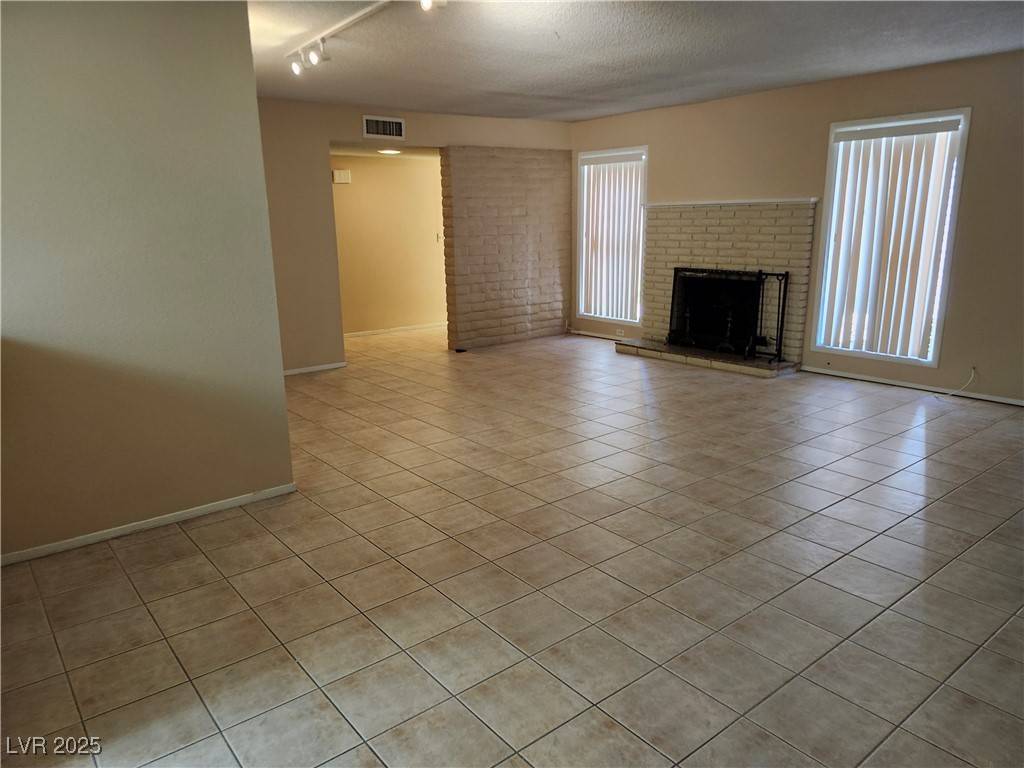 Las Vegas, NV 89121,2773 Heritage CT