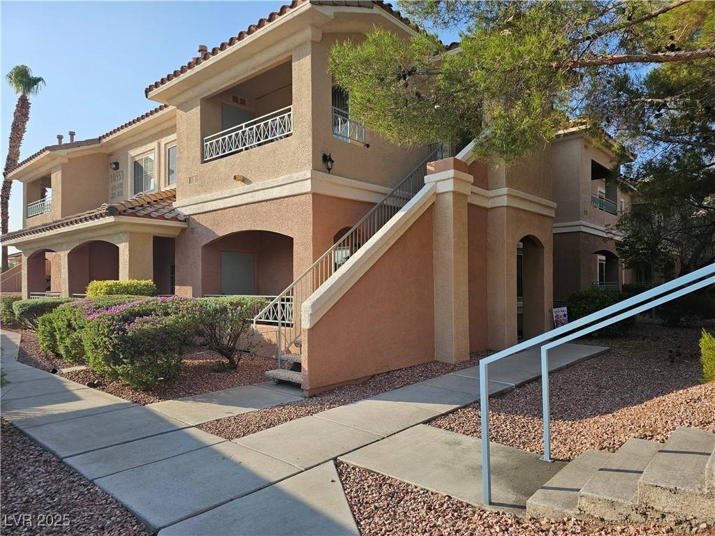 Las Vegas, NV 89144,10553 Pine Pointe AVE #106