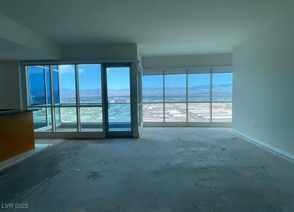 Las Vegas, NV 89103,4575 Dean Martin DR #3206