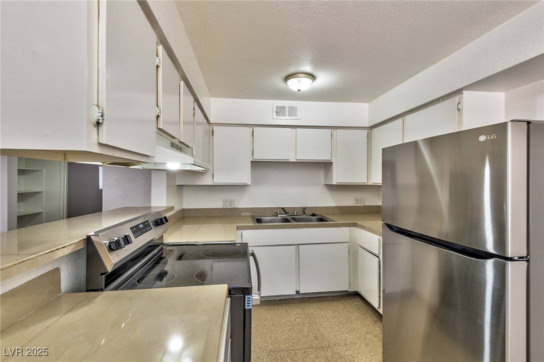 Las Vegas, NV 89115,1810 Bartoli DR #2