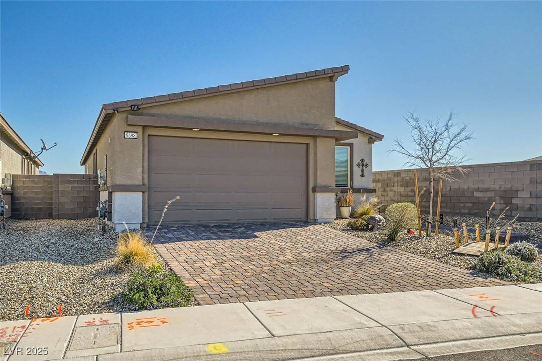 Las Vegas, NV 89143,9698 Pacific Pine ST