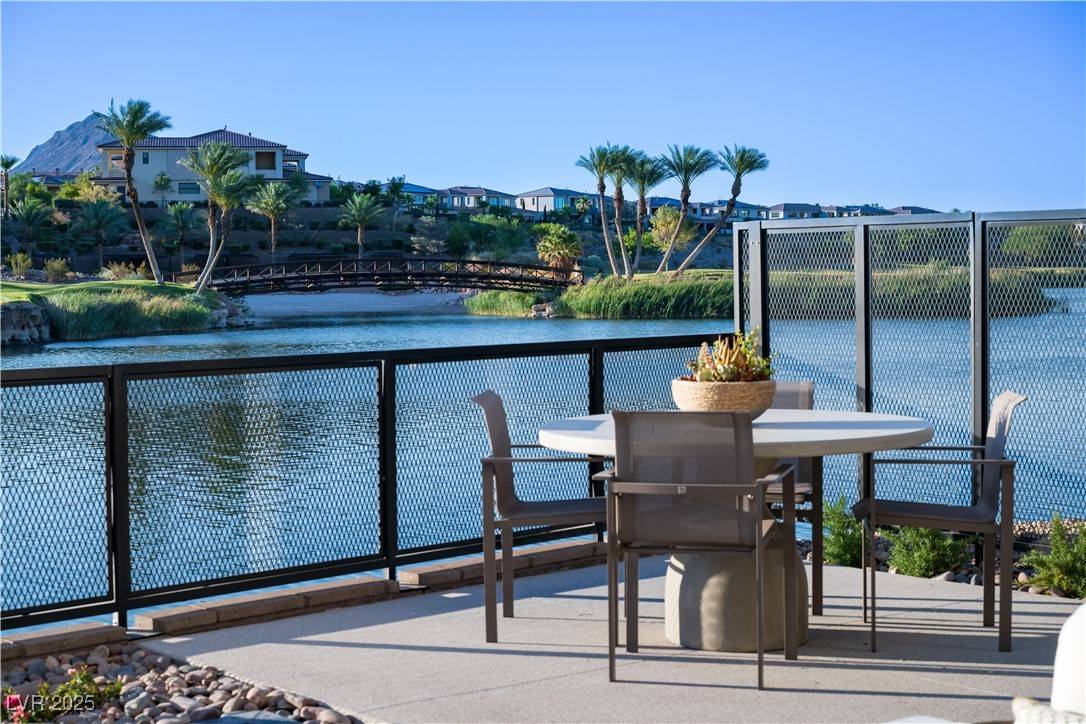 Henderson, NV 89011,20 Lakefront DR