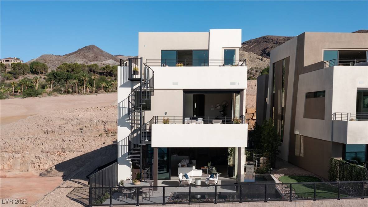 Henderson, NV 89011,20 Lakefront DR