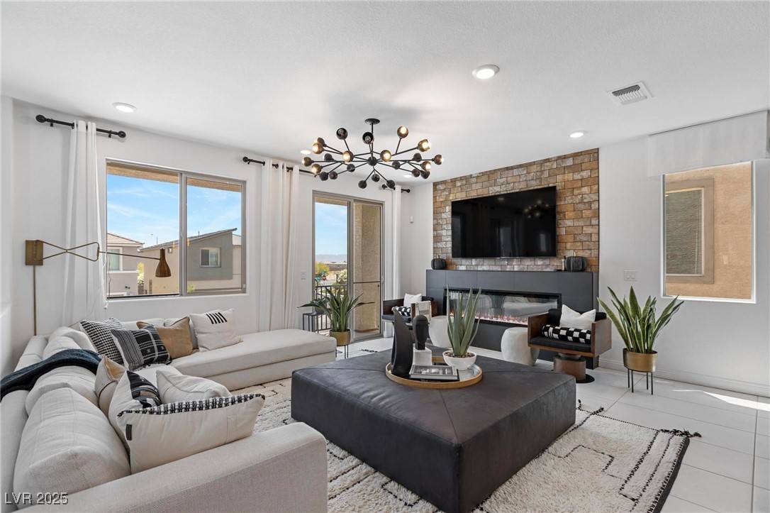 Las Vegas, NV 89113,7977 Texas Hills ST