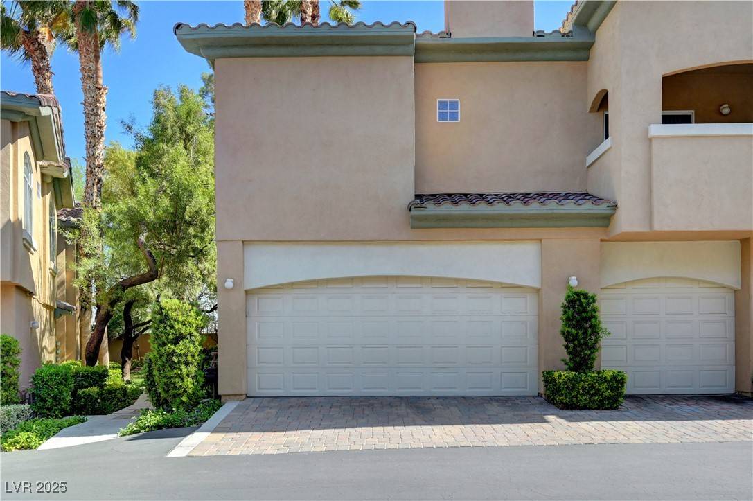 Las Vegas, NV 89128,8717 Red Brook DR #201