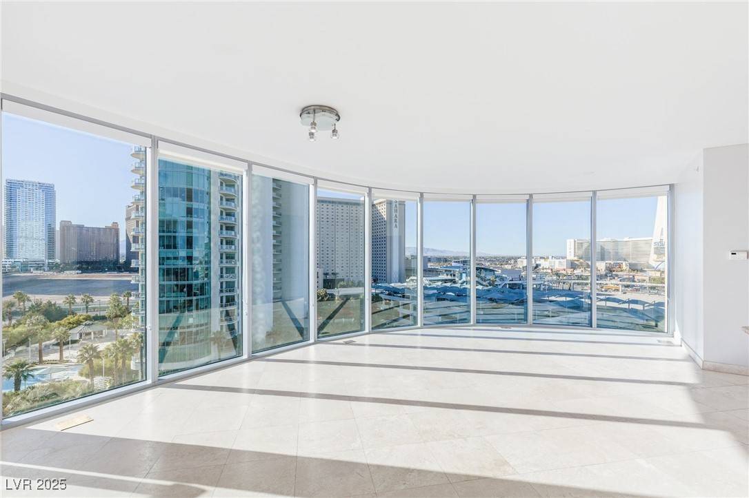 Las Vegas, NV 89109,322 KAREN AVE #808