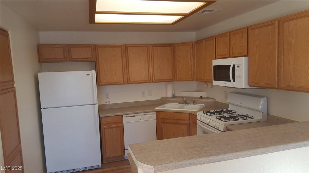 Las Vegas, NV 89120,4655 GOLD DUST AVE #228