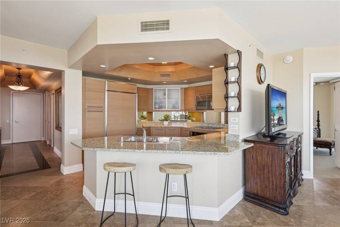 Las Vegas, NV 89109,222 Karen AVE #3208