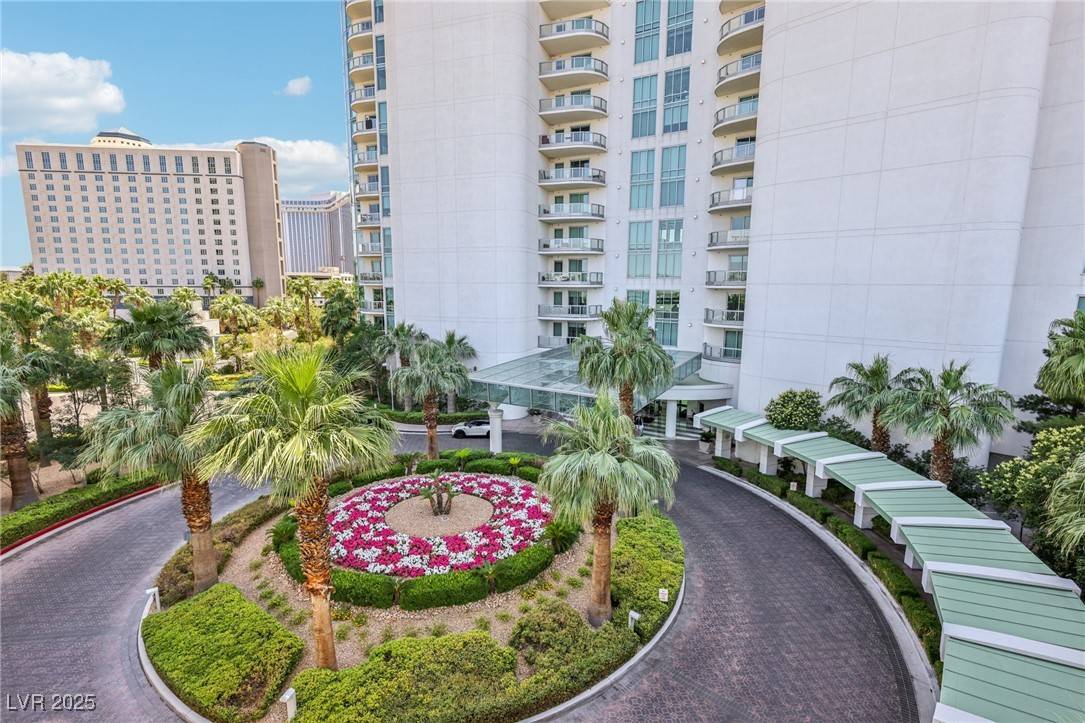 Las Vegas, NV 89109,222 Karen AVE #3208