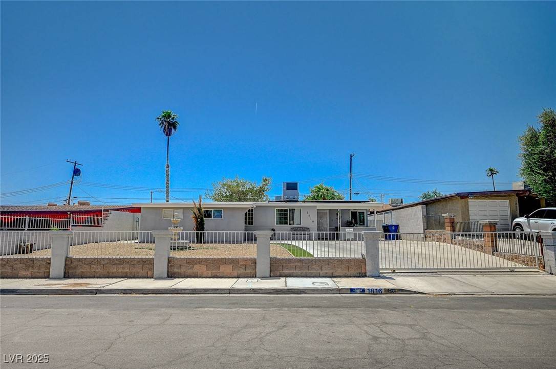 Las Vegas, NV 89104,1816 Silver Birch LN