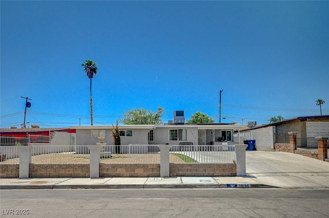 Las Vegas, NV 89104,1816 Silver Birch LN