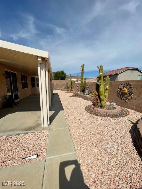 Henderson, NV 89002,174 Golden Crown AVE
