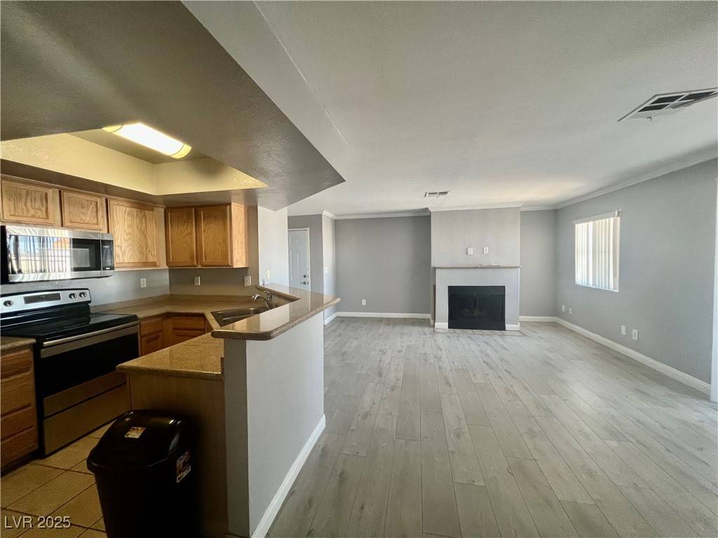 Las Vegas, NV 89117,8600 W Charleston BLVD #2033