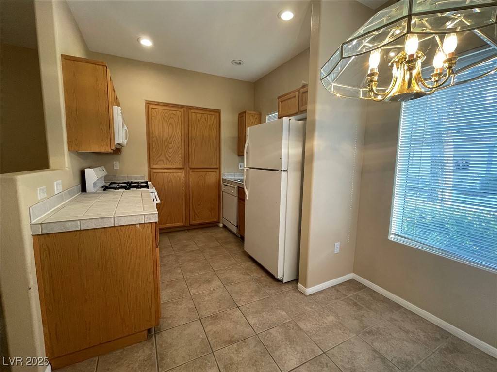 Las Vegas, NV 89144,1420 Red Crest LN #104