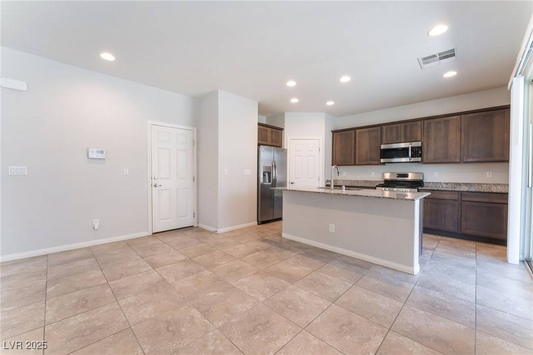 North Las Vegas, NV 89081,5904 Galway Bay ST