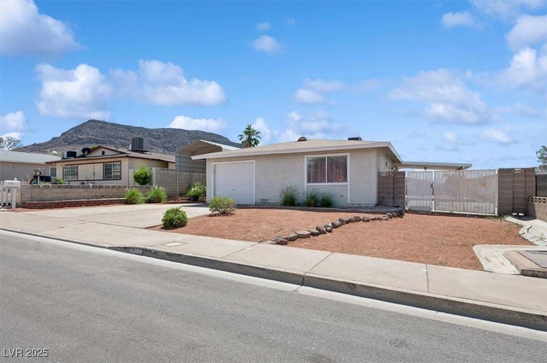 Henderson, NV 89015,460 Crestway RD