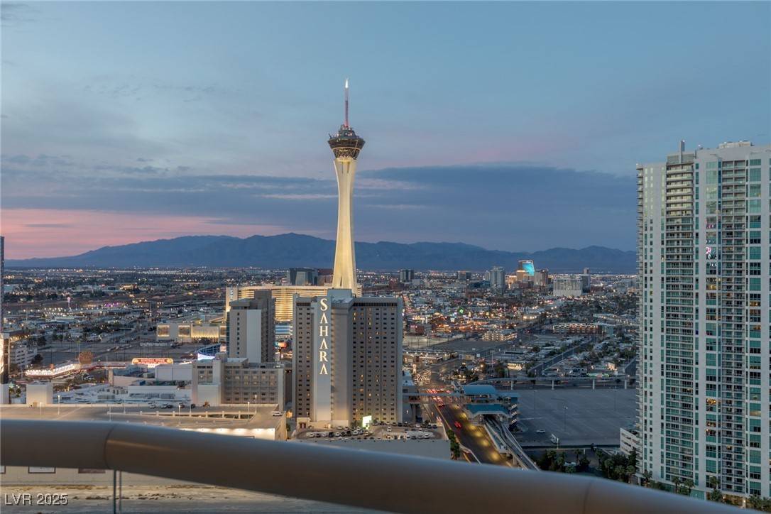 Las Vegas, NV 89109,2777 Paradise RD #2302