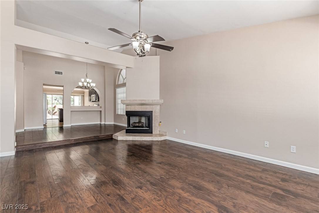 Las Vegas, NV 89117,9305 Hollycrest DR