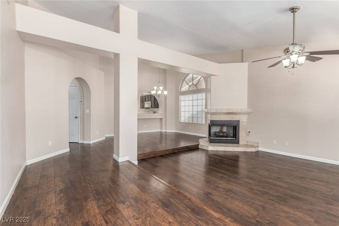 Las Vegas, NV 89117,9305 Hollycrest DR