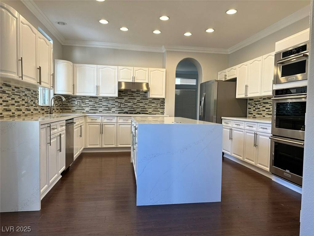 Las Vegas, NV 89147,8931 Lansberry CT