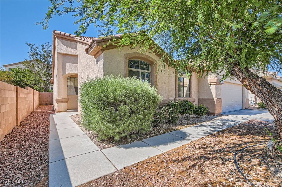 Las Vegas, NV 89131,7515 Splashing Rock DR