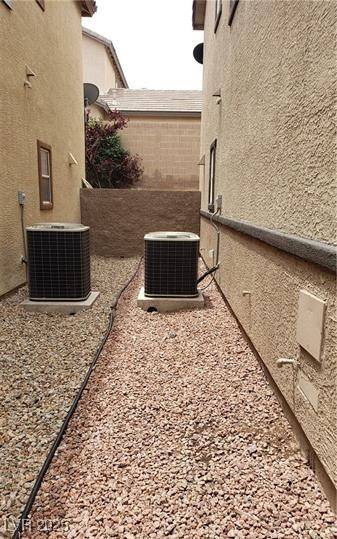 Henderson, NV 89002,167 Desert Pond AVE