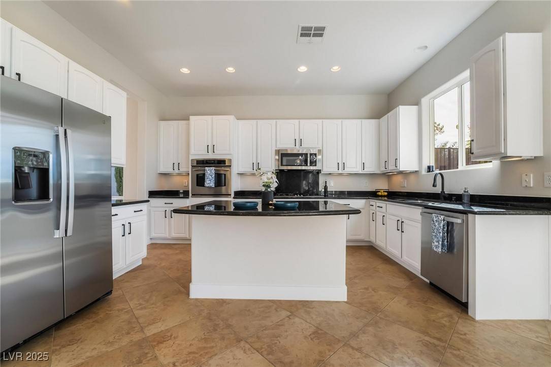 Henderson, NV 89044,2365 Black River Falls DR