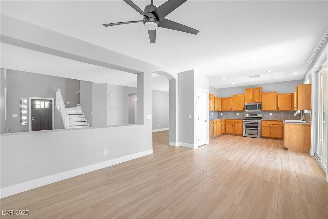 Las Vegas, NV 89147,4562 Sparwood DR
