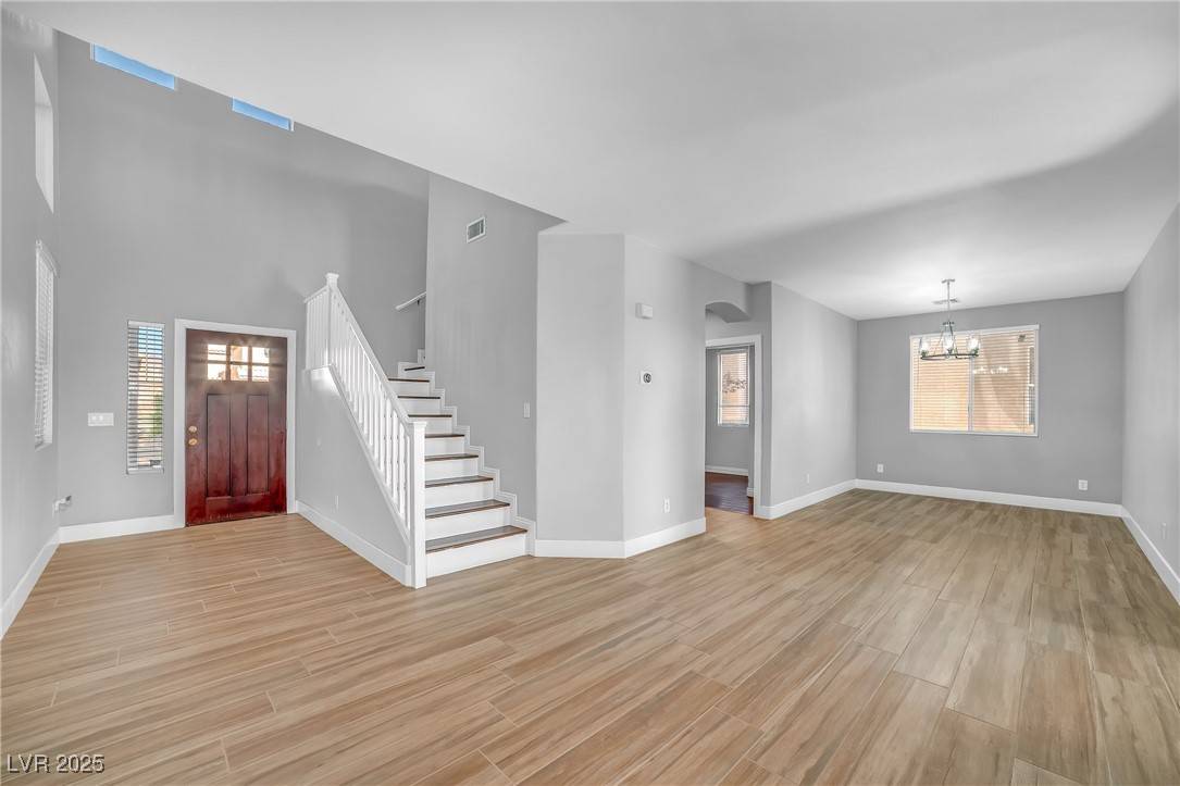 Las Vegas, NV 89147,4562 Sparwood DR