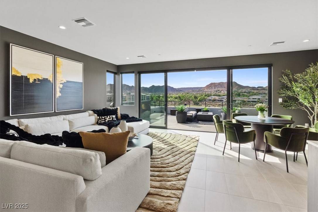 Henderson, NV 89011,40 Heron Harbour DR