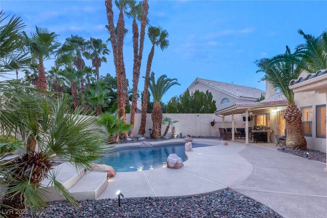 Las Vegas, NV 89117,1913 MADAGASCAR LN