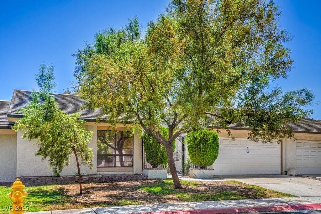 Las Vegas, NV 89107,5713 Whiteridge AVE